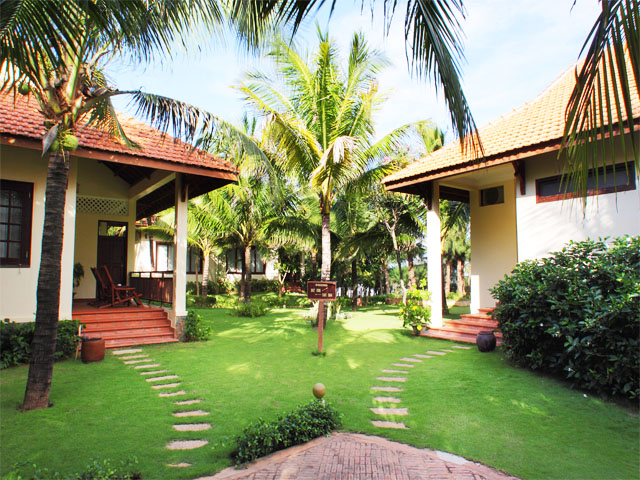 GOLDEN COAST RESORT
